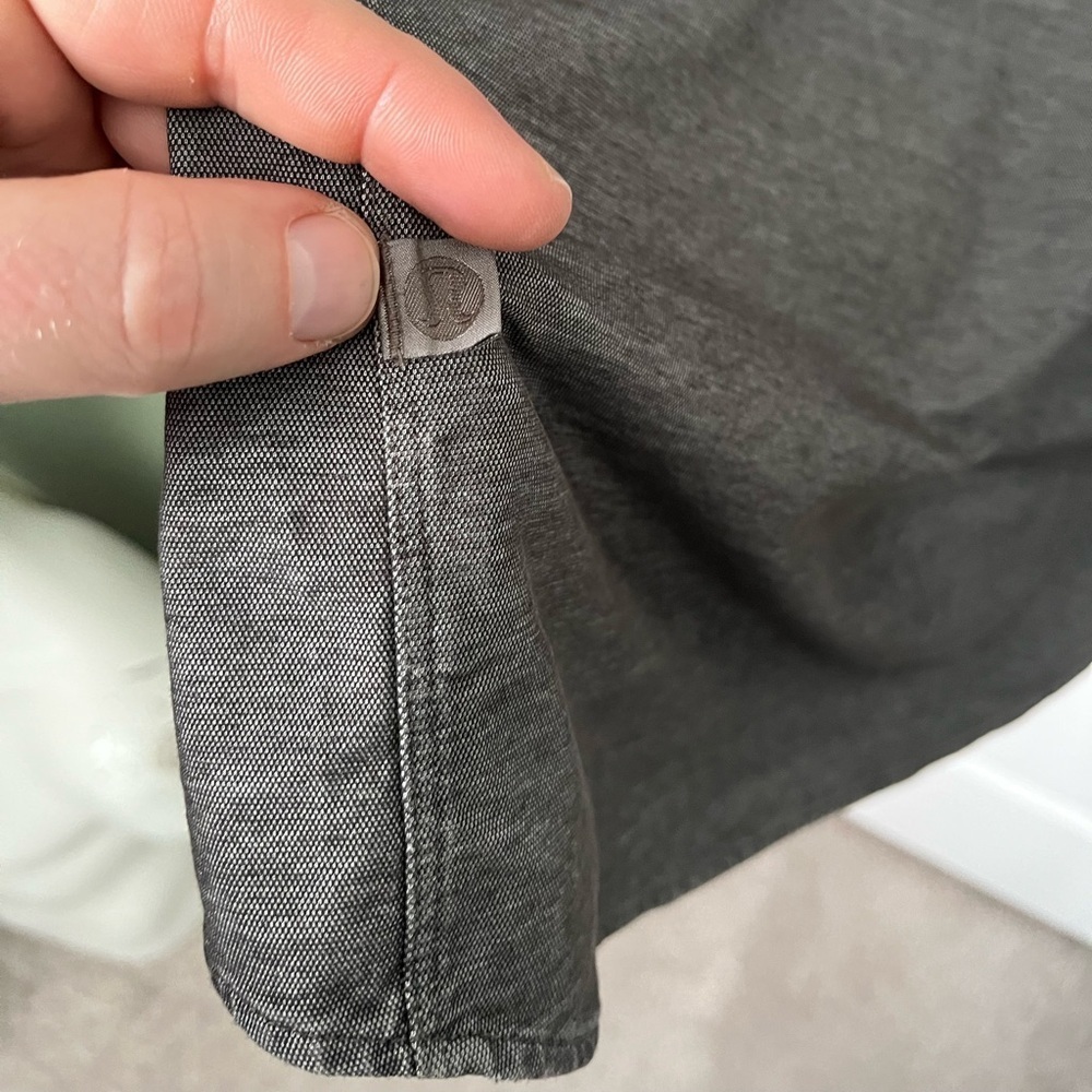 Lululemon Commission Long-Sleeve Shirt Slim Fit Enzyme Dye Grey Size Large EUC - Picture 4 of 10